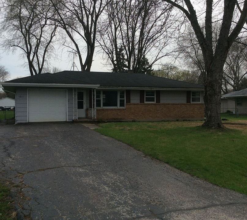 1st image of 1611 Hackberry Ln
