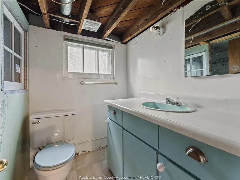 1533 Alexis Rd — Photo 27
