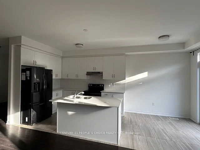 1471 Blackmore St — Photo 25