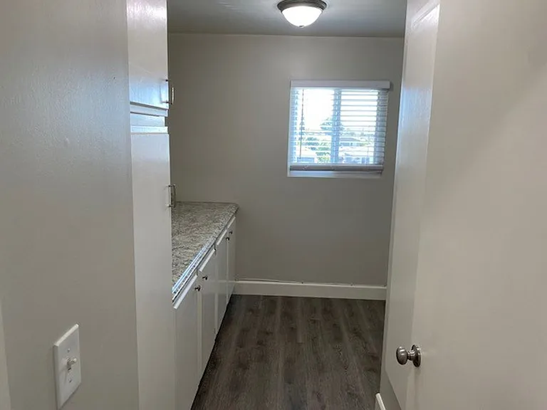 Stearns703-707 — Photo 9