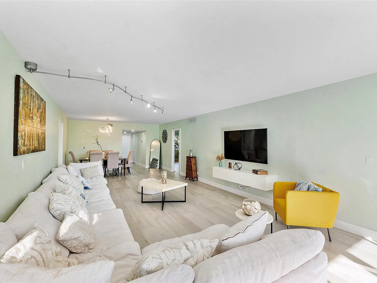 3 bed, 3.0 bath, 1620 sqft, $2,850 — Photo 3