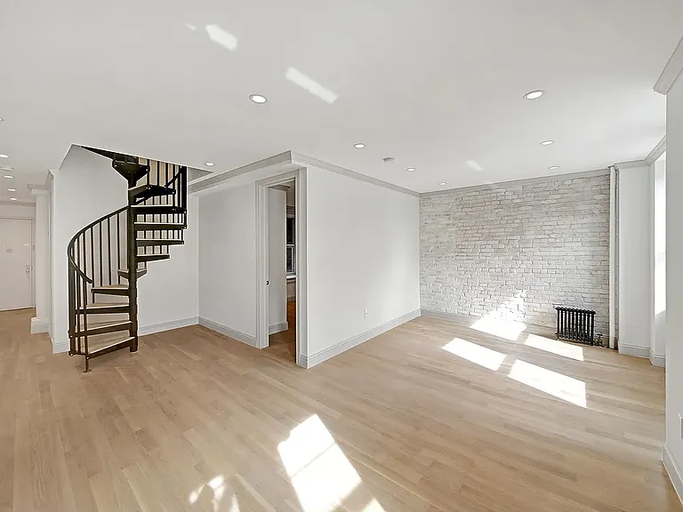 57 2nd Ave #2/3 — Photo 2