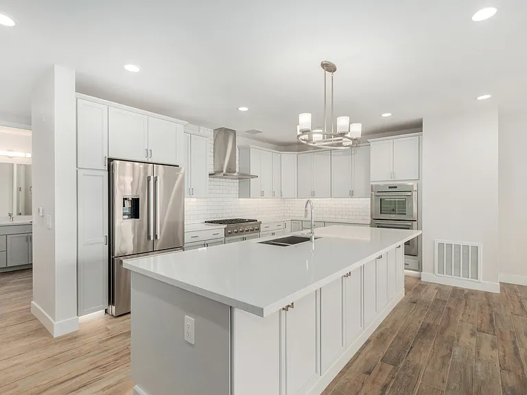 4525 N 40th St #8 — Photo 11