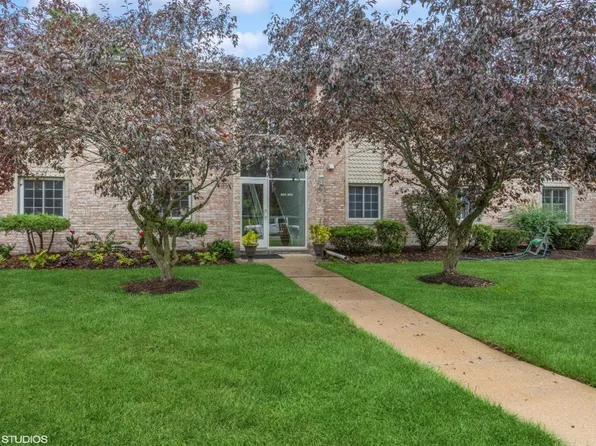 906 Birch Tree Ln, Michigan City, IN 46360