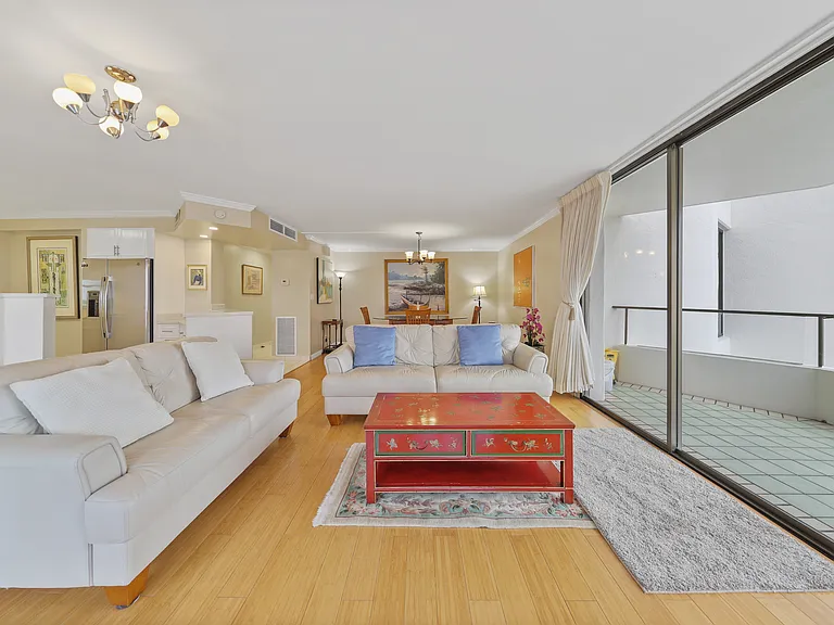 1910 Ala Moana Blvd #13A — Photo 6