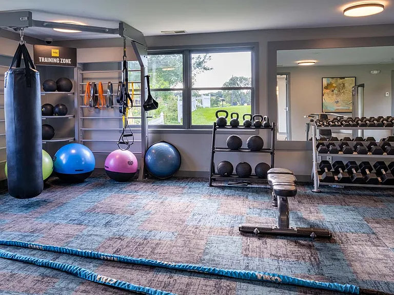 Valley Creek Apartments — Photo 10