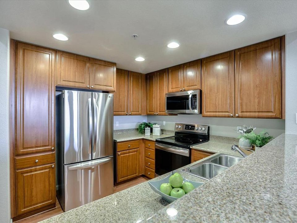 1st image of 1883 Agnew Rd Unit 220