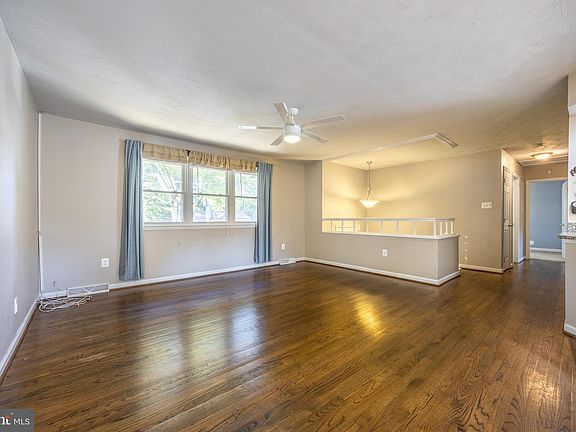4th image of 1177 Southview Dr