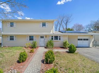 15 McDevitt Rd, Randolph, MA 02368