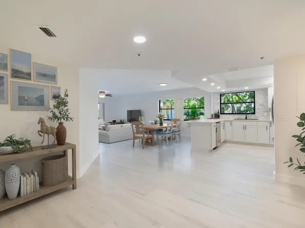 700 Uno Lago Drive #301, Juno Beach, FL 33408