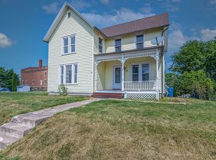 102 W Penn St, Williamsburg, IA 52361