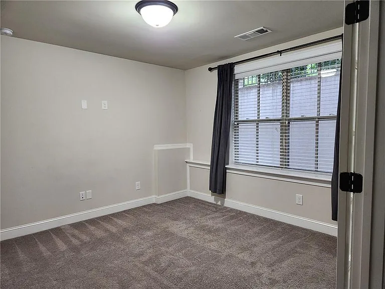 1323 Faircrest Way — Photo 16