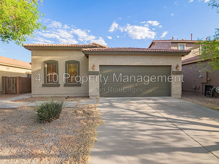 45305 W Balboa Dr — Photo 1