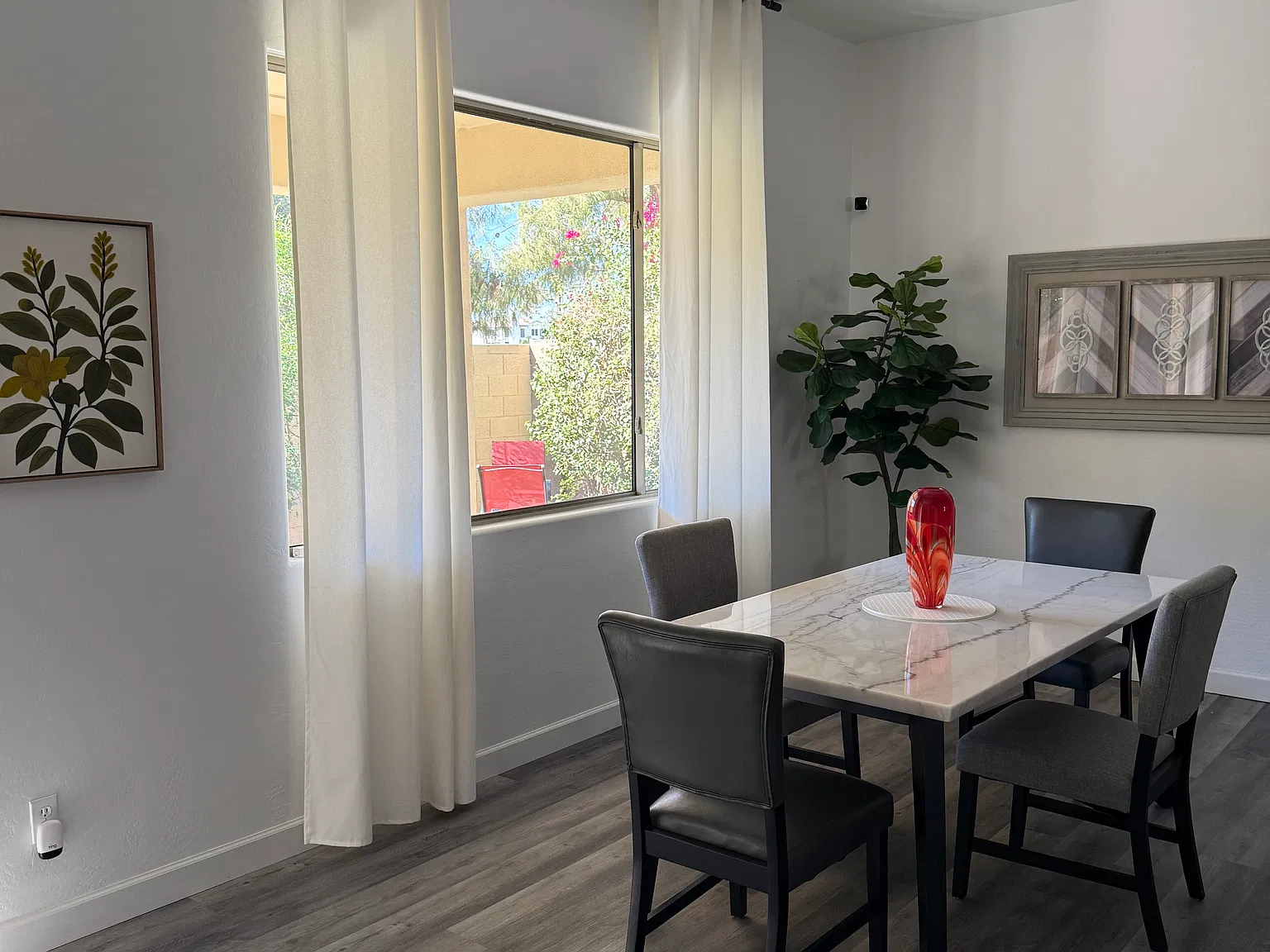 3 bed, 2137 sqft, $4,995 — Photo 3