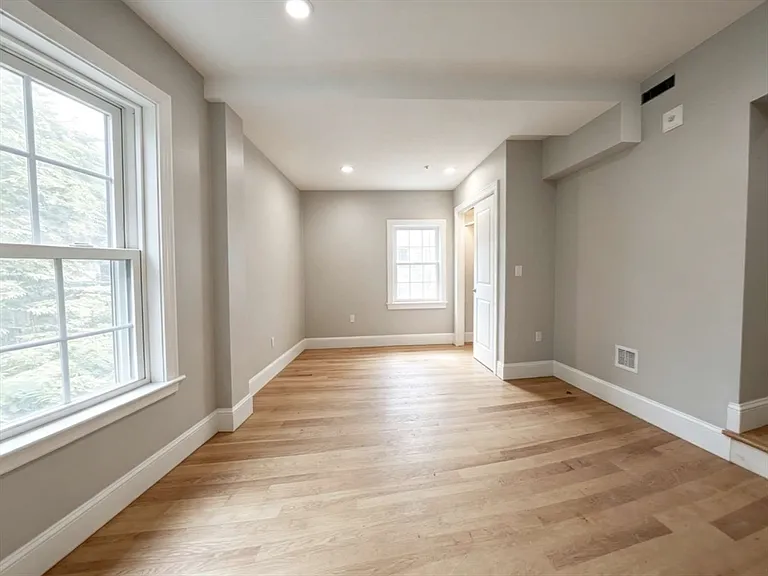 84 Chelsea St #1 — Photo 12