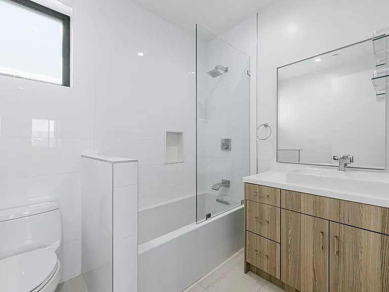 741 N Gramercy Pl — Photo 14