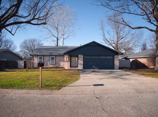 2221 Elmwood Ln, Miami, OK 74354