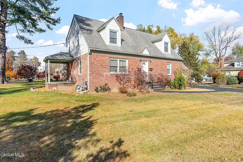 2nd image of 515 Delaware Avenue