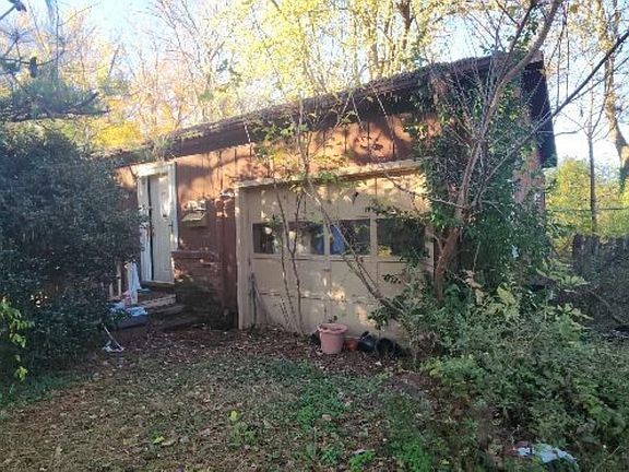 2nd image of 1712 Miller Ave