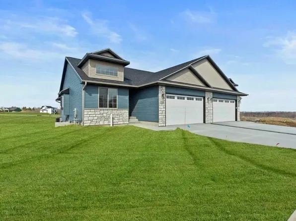 613 Hillside Dr, Tiffin, IA 52340