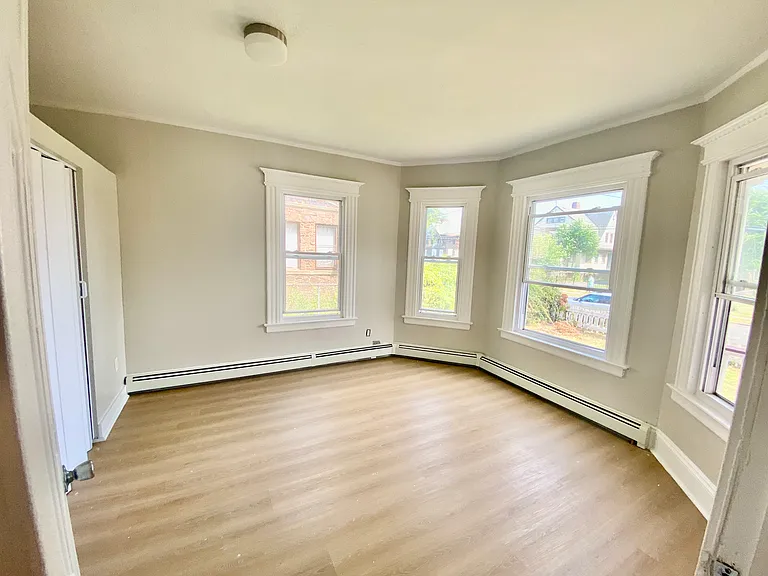 30 Shultas Pl — Photo 5