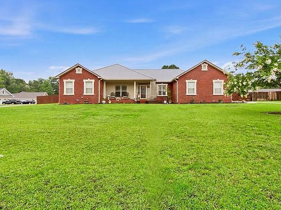 2nd image of 207 Glen Oaks Dr