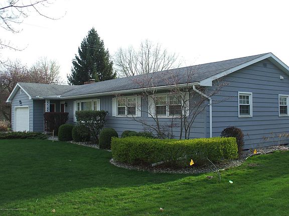 2nd image of 910 Hampshire Dr