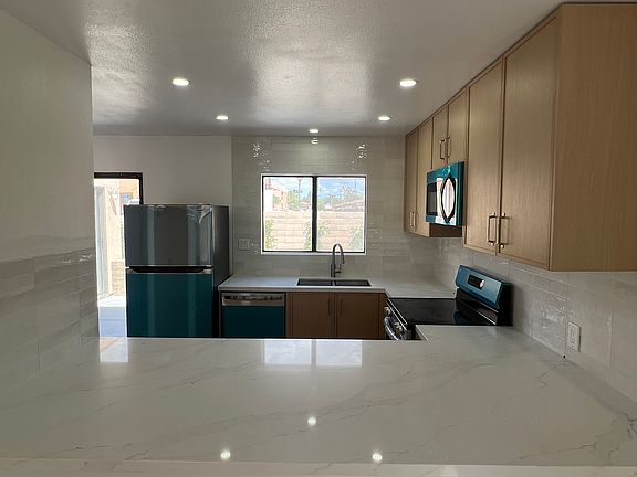 2nd image of 73665 Fred Waring Dr APT 3