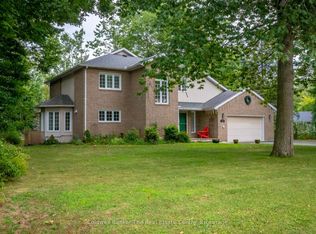 110 Forest Glen Dr, Gravenhurst, ON P1P 1A1