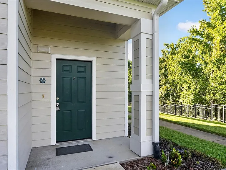 304 Southern Pecan Cir #208 — Photo 1
