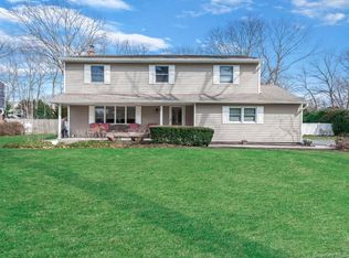 29 Sunhill Road, Nesconset, NY 11767