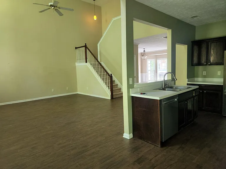 2350 Kirkstone Dr — Photo 7