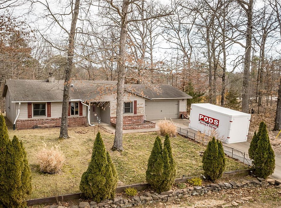 1st image of 29 Radcliffe Dr