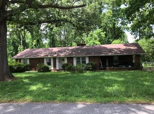 1422 Westwood Ln, Wilkesboro, NC 28697