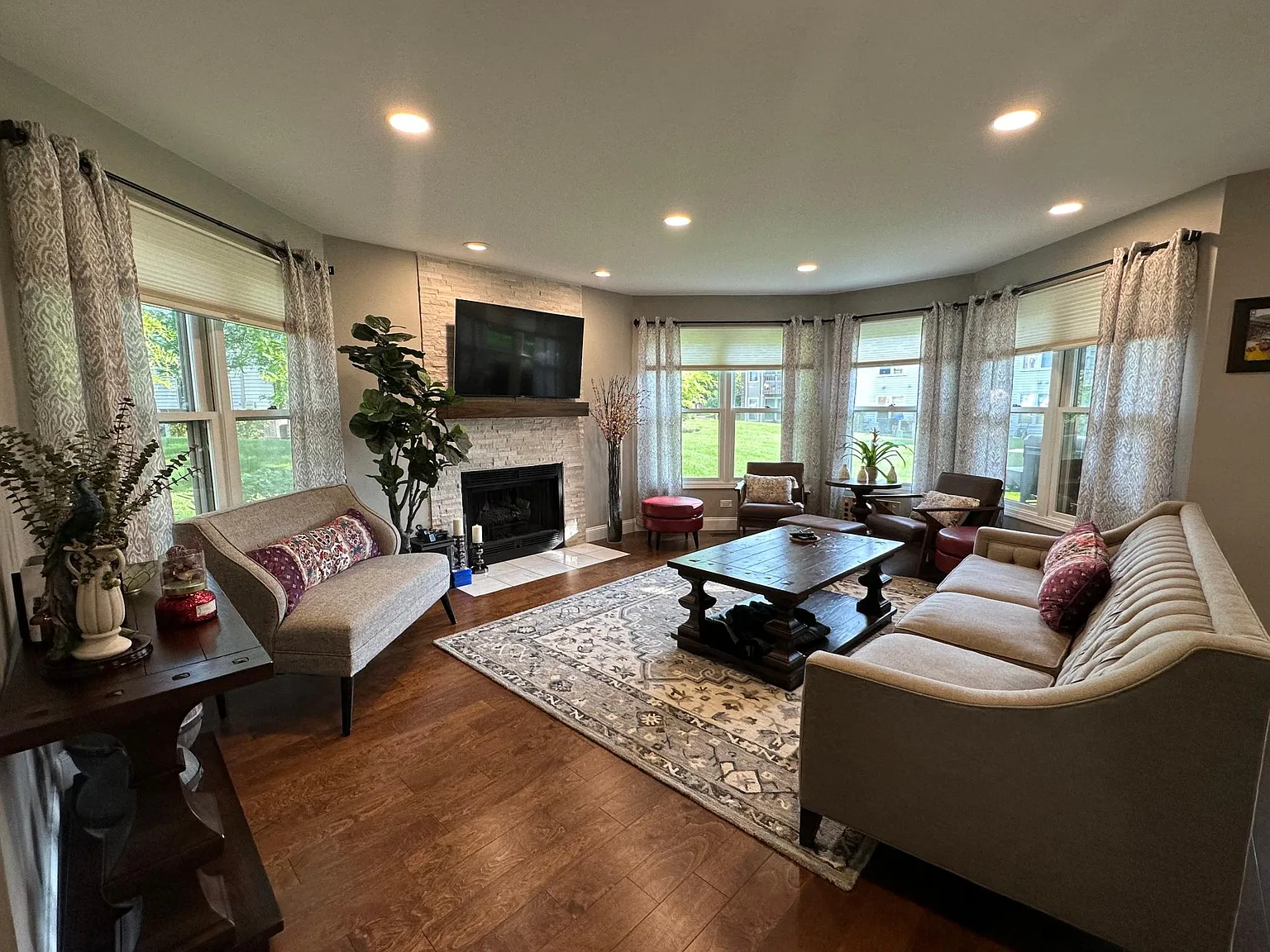 2 bed, 1446 sqft, $2,700 — Photo 3