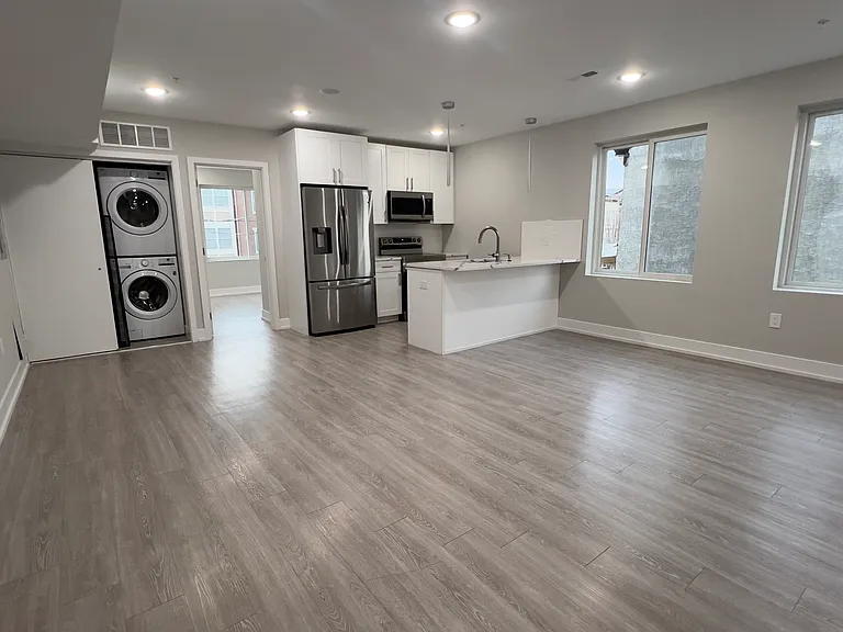 649-1 N 35th St #201 — Photo 1