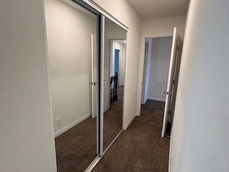 2800 W Victory Blvd — Photo 12