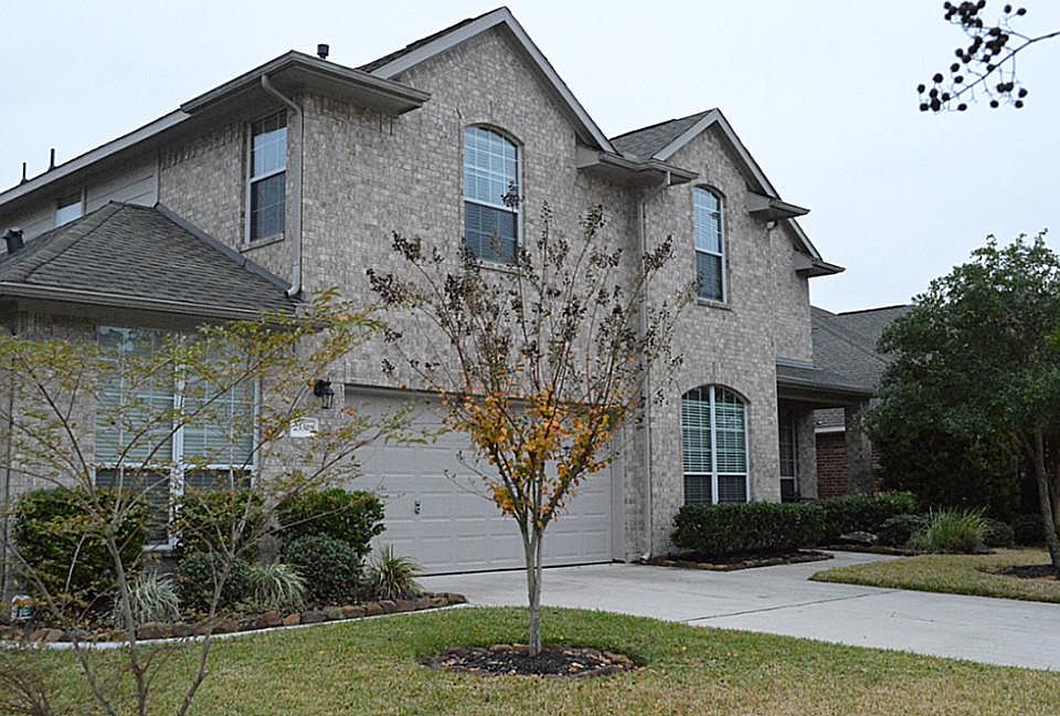 ONE YEAR HOME WARRANTY INCLUDED!!!