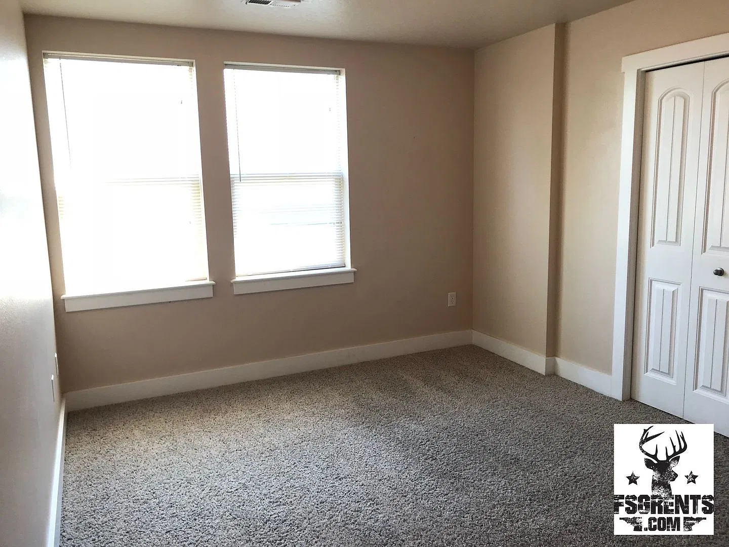 9938 W Rosecroft Ct #101-104 — Photo 2