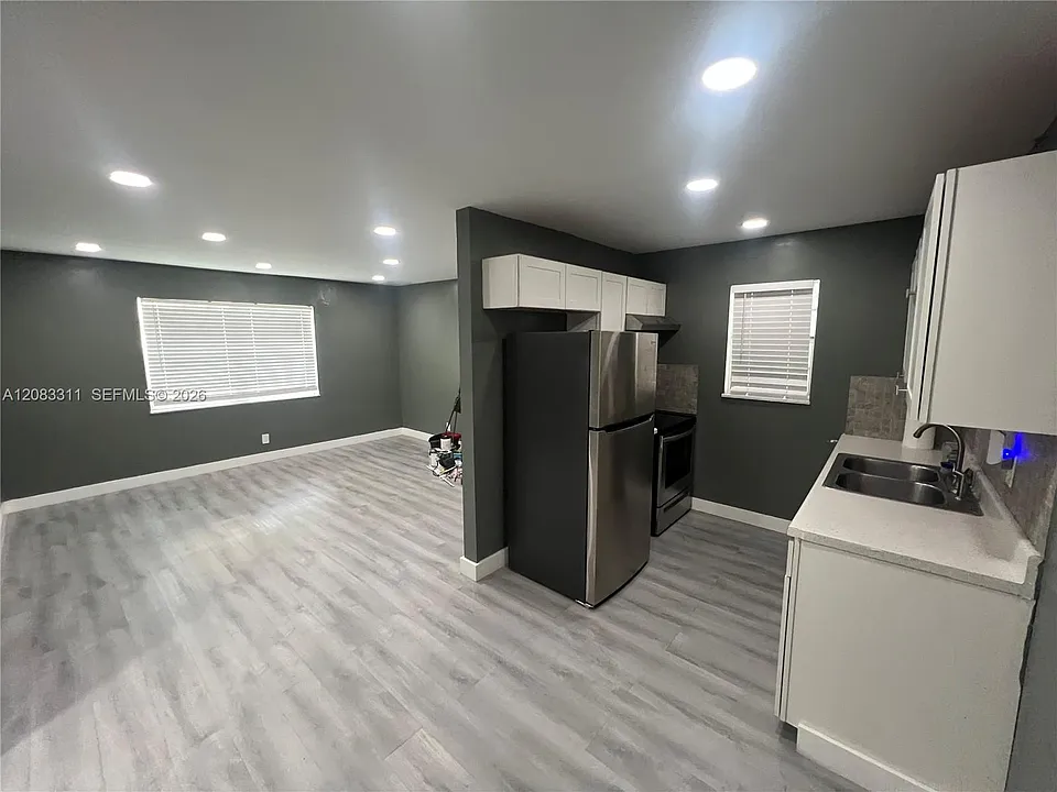 30 SE 4th Ave #106