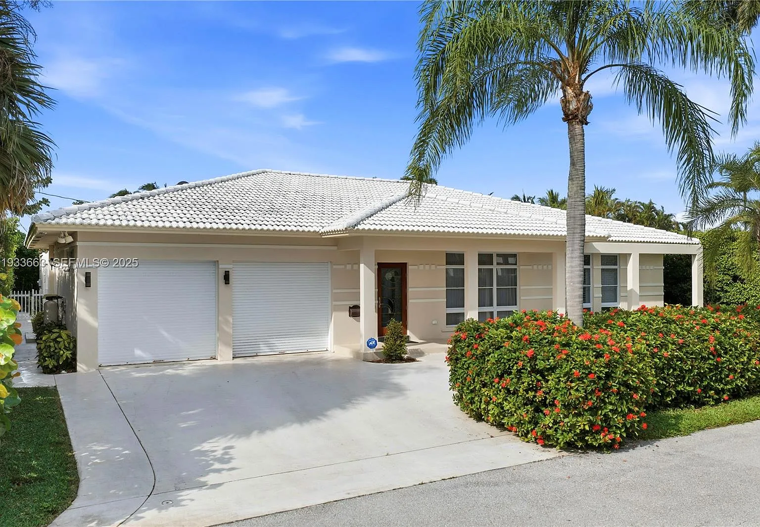 4 bed, 3049 sqft, $15,000 — Photo 2