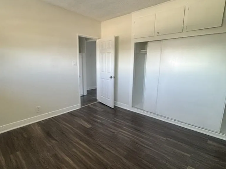 Marine Bay Apartments — Photo 8