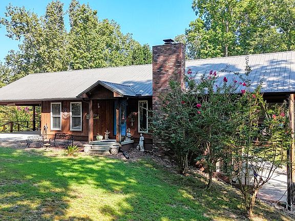 4th image of 221 Grace Ln