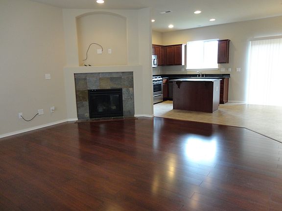 Living room with hardwood laminates