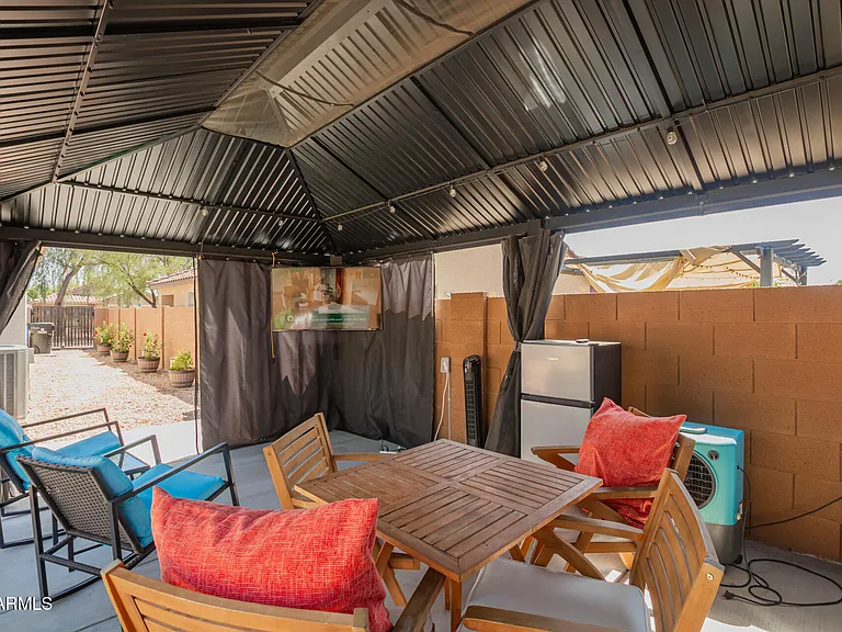 3032 W Red Fox Rd — Photo 28