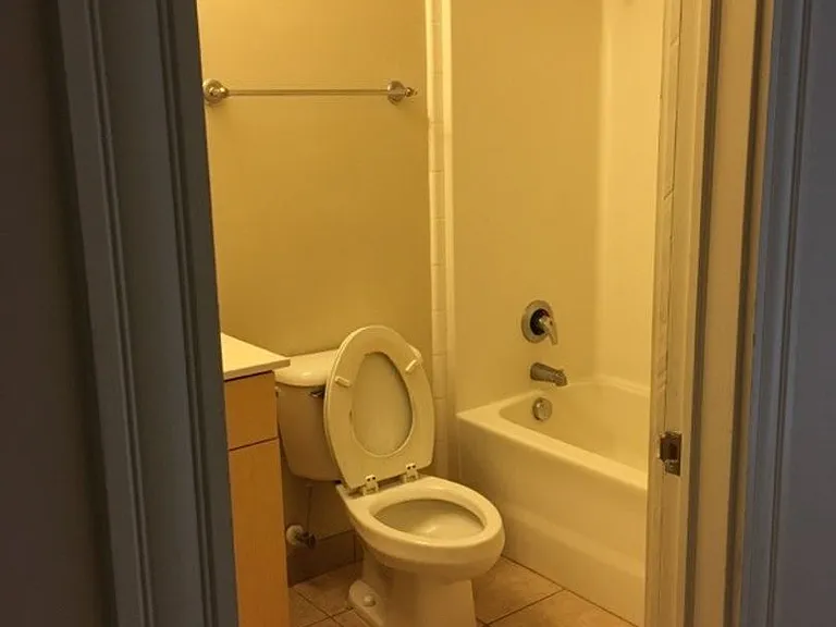 121 W Broad St — Photo 20
