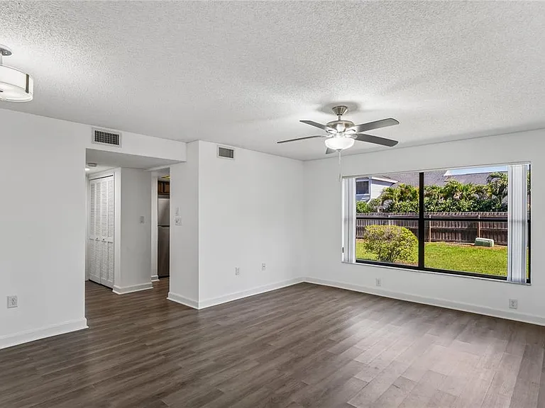 305 Hammock Pine Blvd #305 — Photo 5
