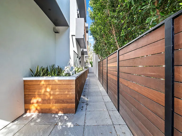 1123 N Formosa Ave #3 — Photo 11