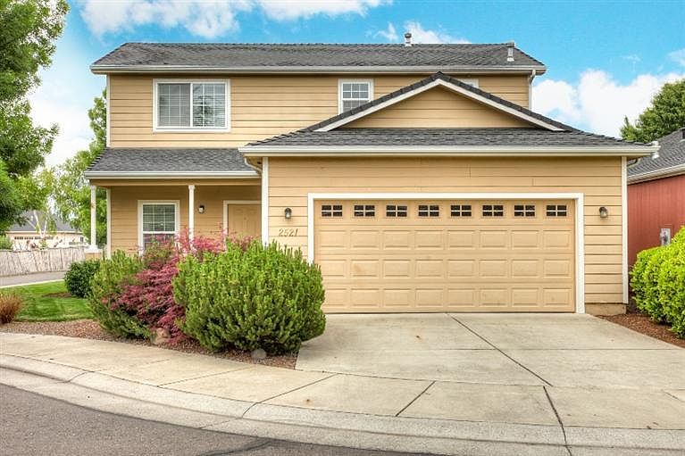 1st image of 2521 Parkwood Village Ln
