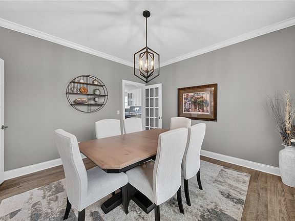 5th image of 32646 Albion Dr